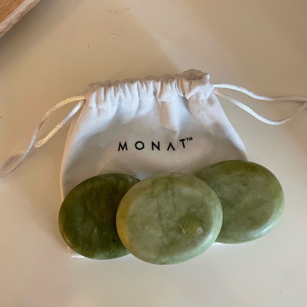 Monat jade massage stones